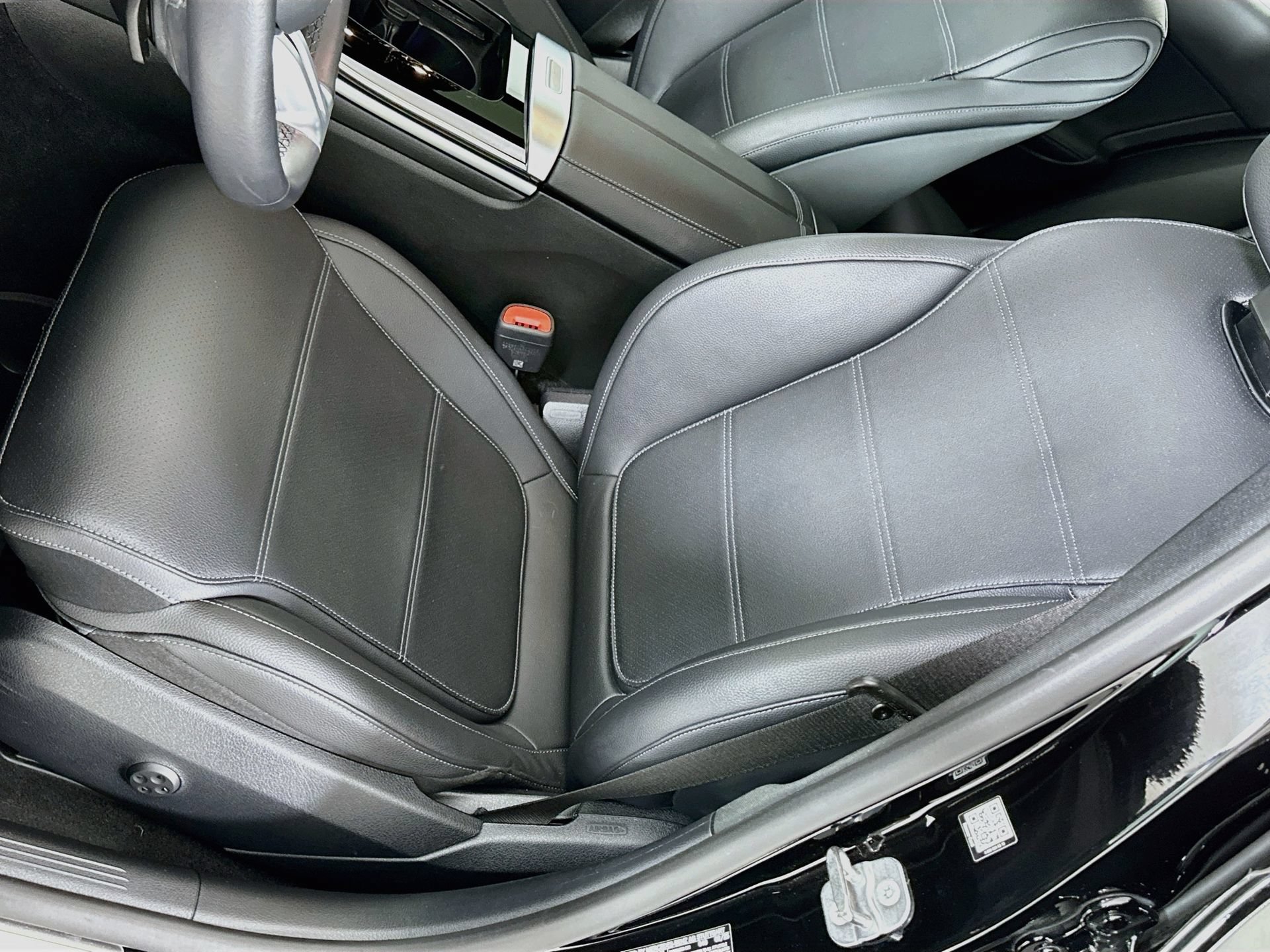 Certified 2025 Mercedes-Benz C 300 Sedan image 19
