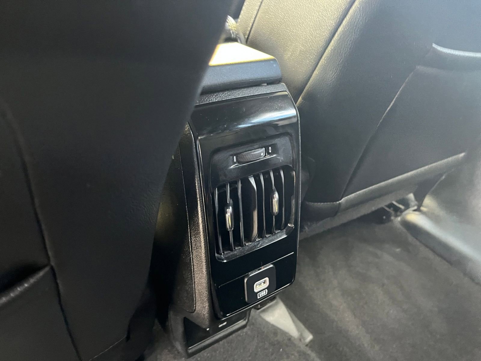 Used 2025 Jeep Compass Limited image 23