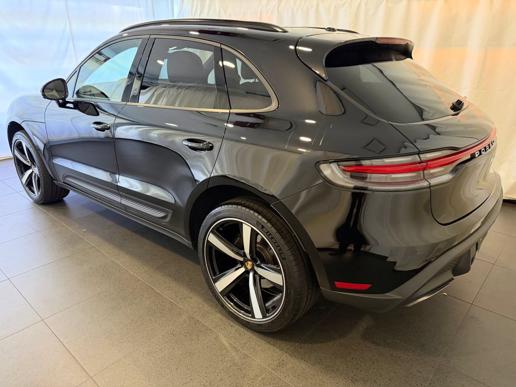 Certified 2026 Porsche Macan AWD/4WD image 3