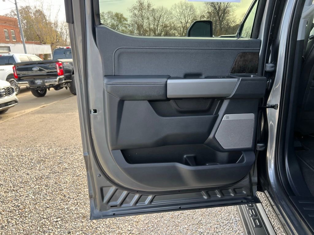 Used 2025 Ford F350 Lariat w/ Lariat Ultimate Package image 15