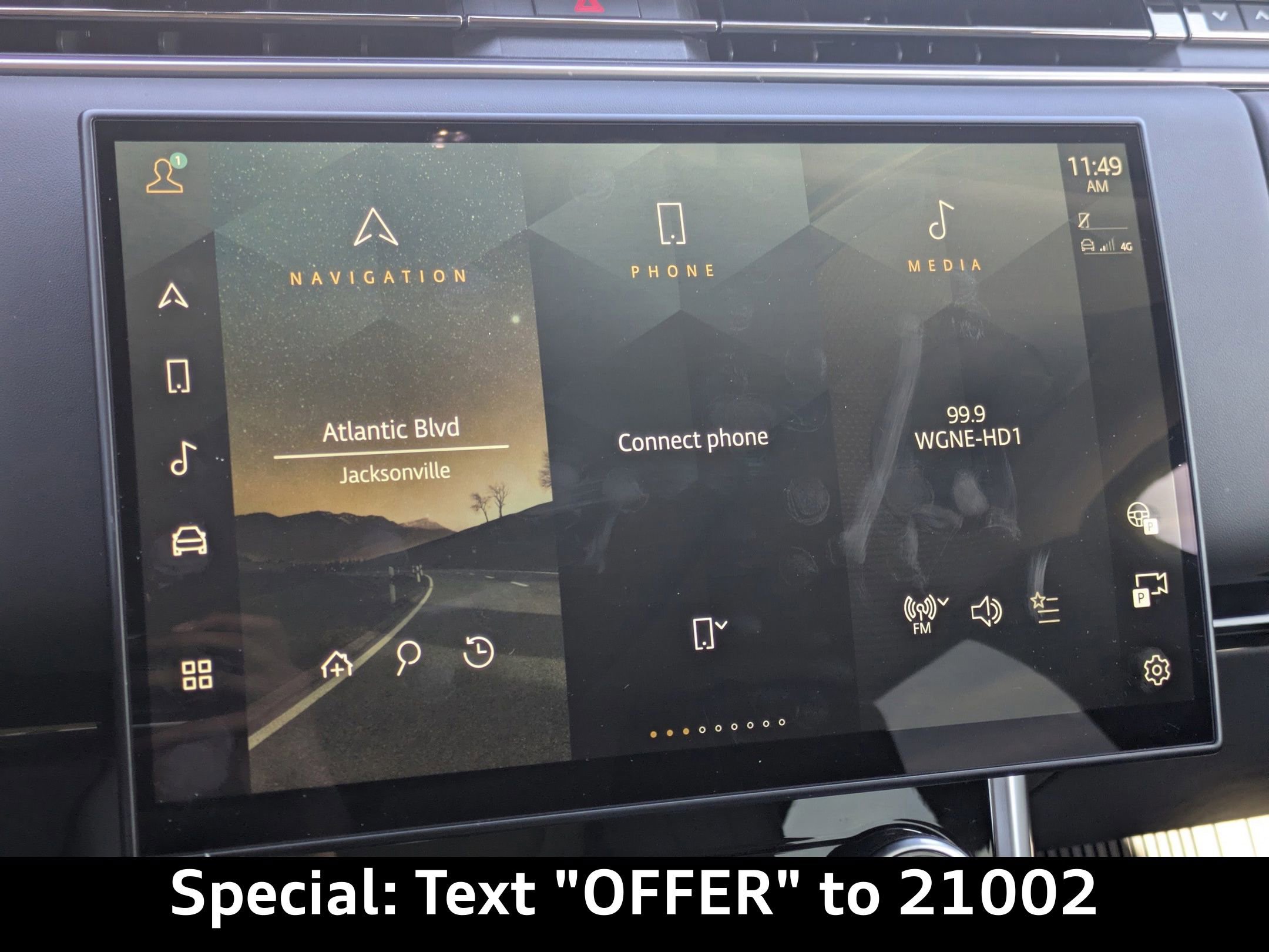 Used 2023 Land Rover Range Rover SE image 24