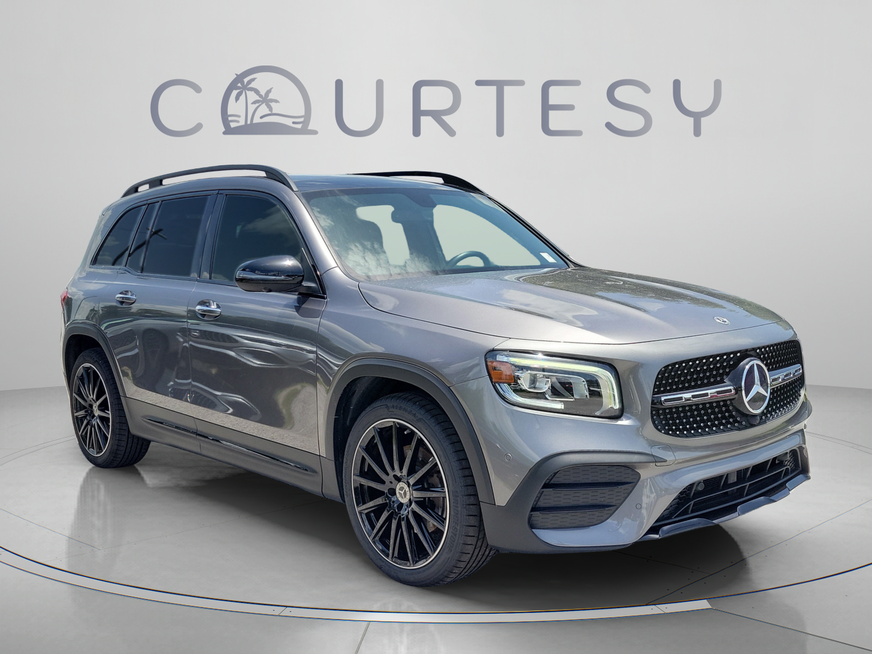 Used 2023 Mercedes-Benz GLB 250 image 4