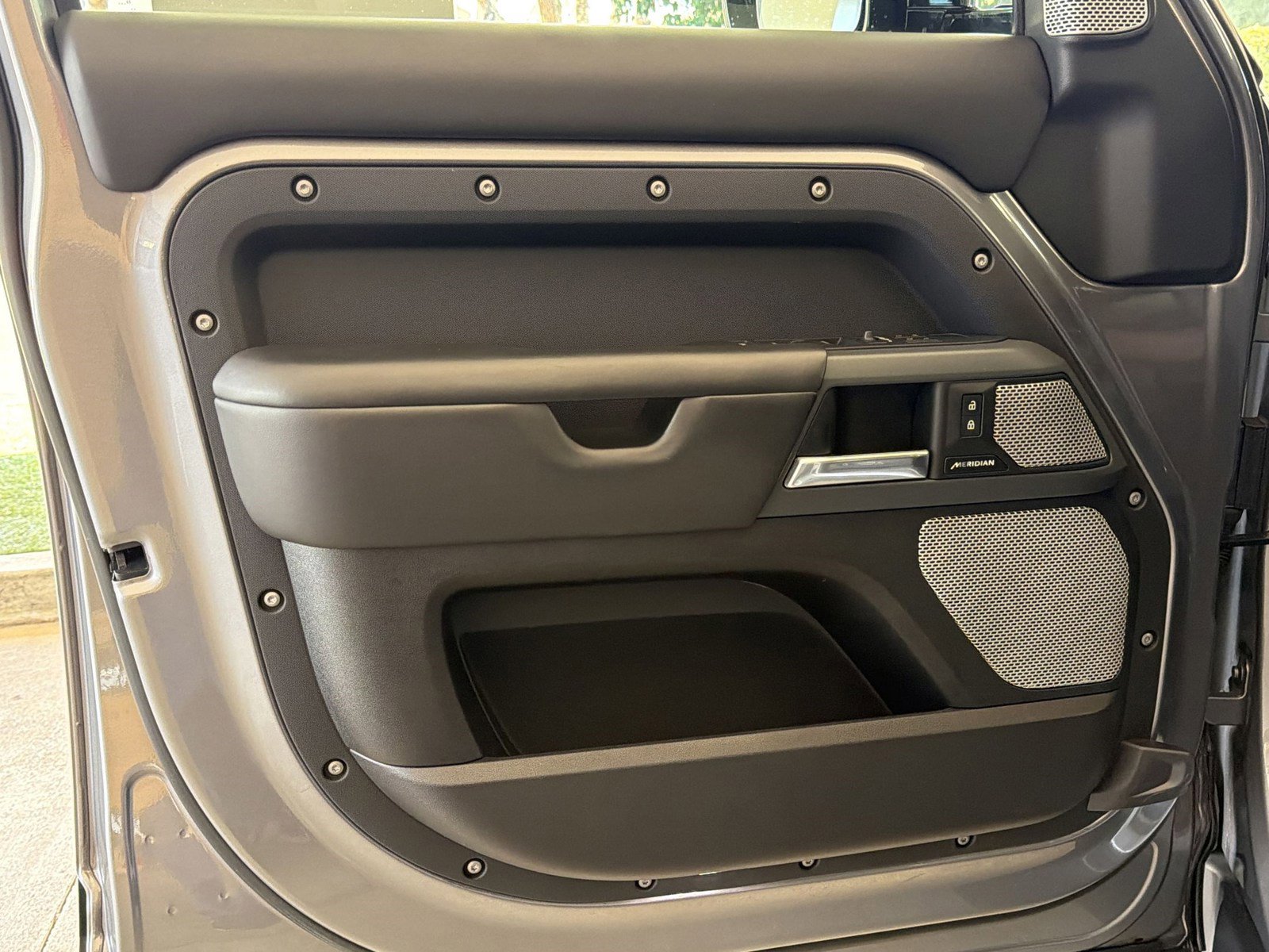 Used 2023 Land Rover Defender 130 X image 20