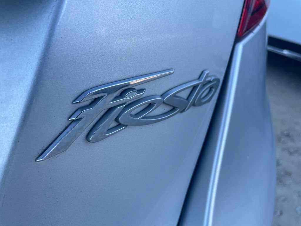 Used 2014 Ford Fiesta SE FWD image 12
