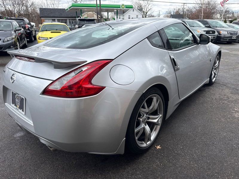 Used 2009 Nissan 370Z Touring w/ Sport Pkg image 5