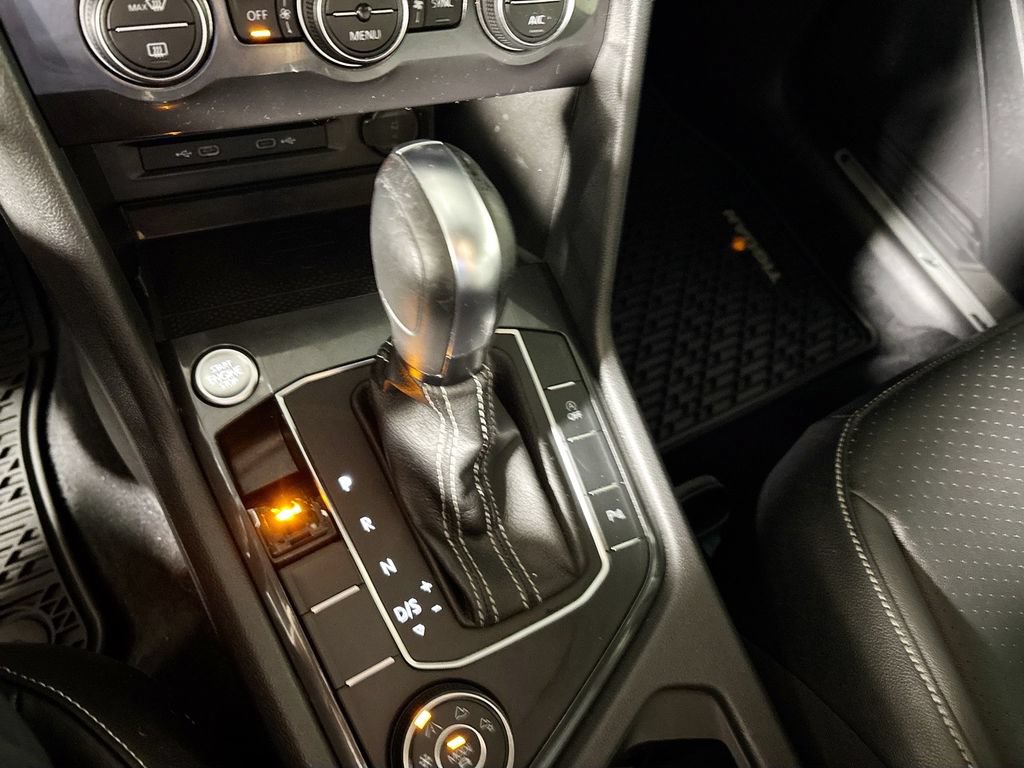 Used 2021 Volkswagen Tiguan SE AWD/4WD image 17