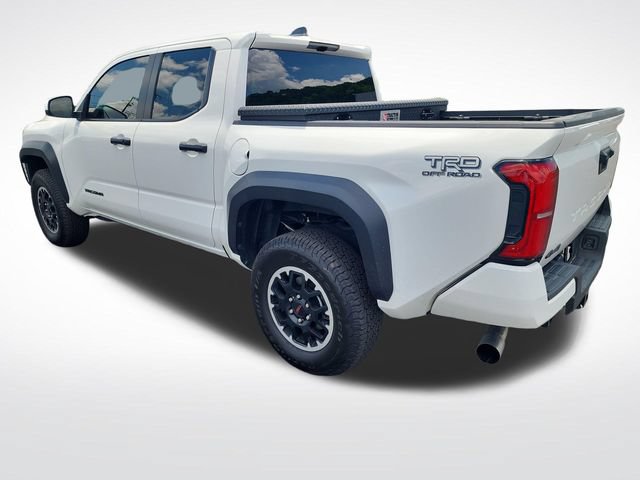 Used 2025 Toyota Tacoma TRD Off-Road AWD/4WD image 3