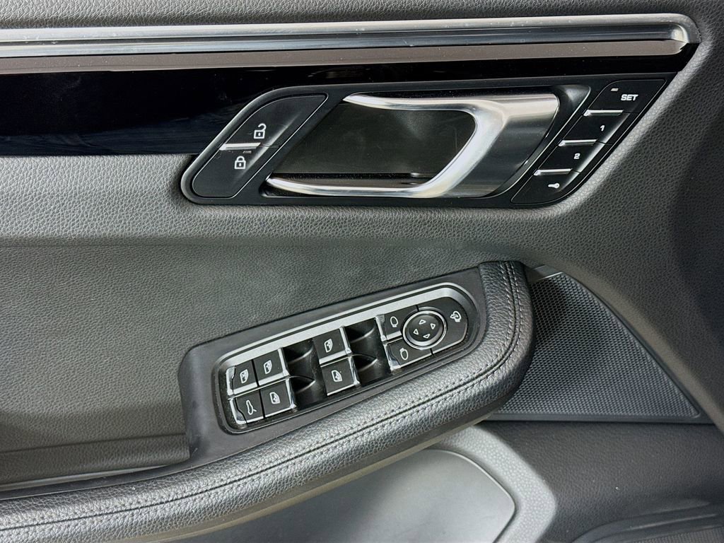Used 2022 Porsche Macan image 20