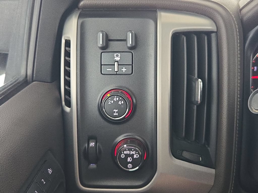 Used 2015 GMC Sierra 2500 SLT w/ Duramax Plus Package AWD/4WD image 8