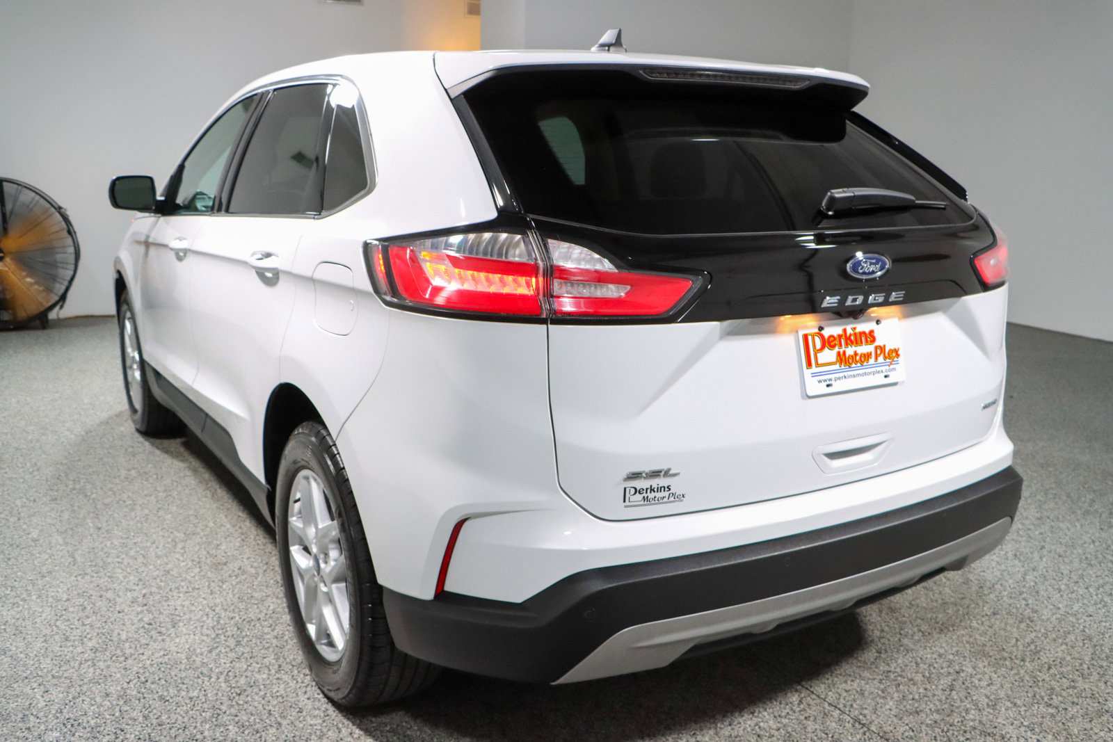 Used 2022 Ford Edge SEL w/ Convenience Package AWD/4WD image 9