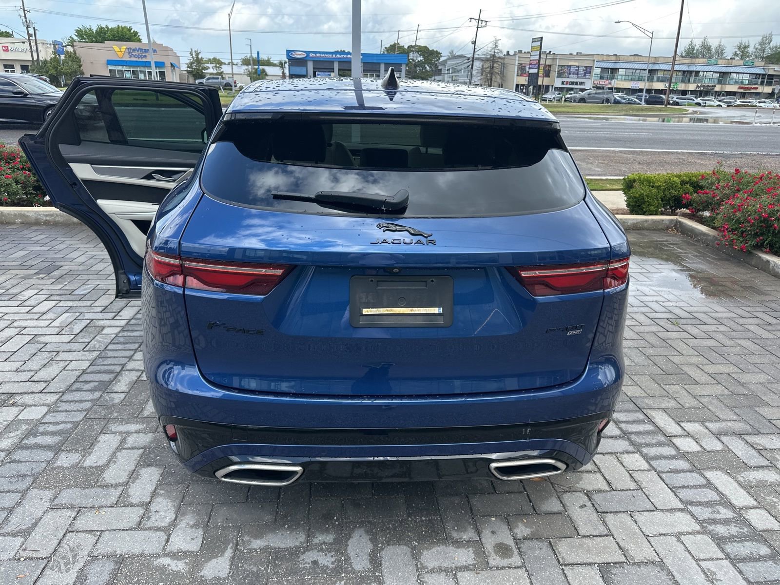 Used 2023 Jaguar F-PACE R-Dynamic S image 2