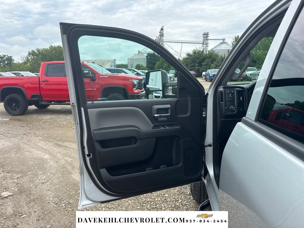 Used 2018 Chevrolet Silverado 3500 W/T w/ WT Convenience Package AWD/4WD image 10