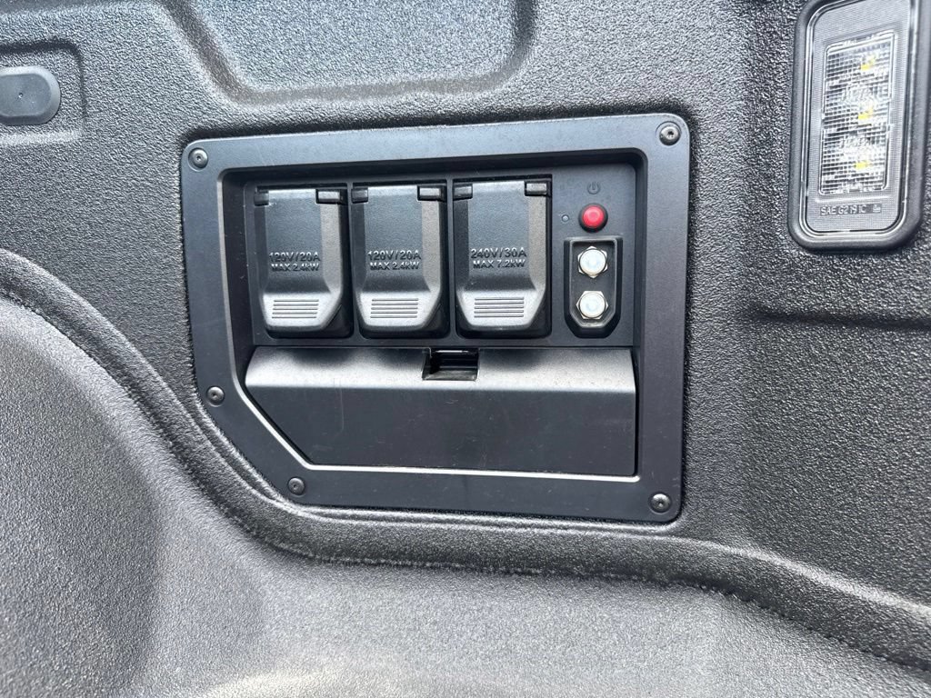 Used 2026 Chevrolet Silverado EV Trail Boss AWD/4WD image 31