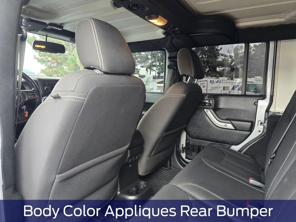 Used 2018 Jeep Wrangler Unlimited Sahara AWD/4WD image 13
