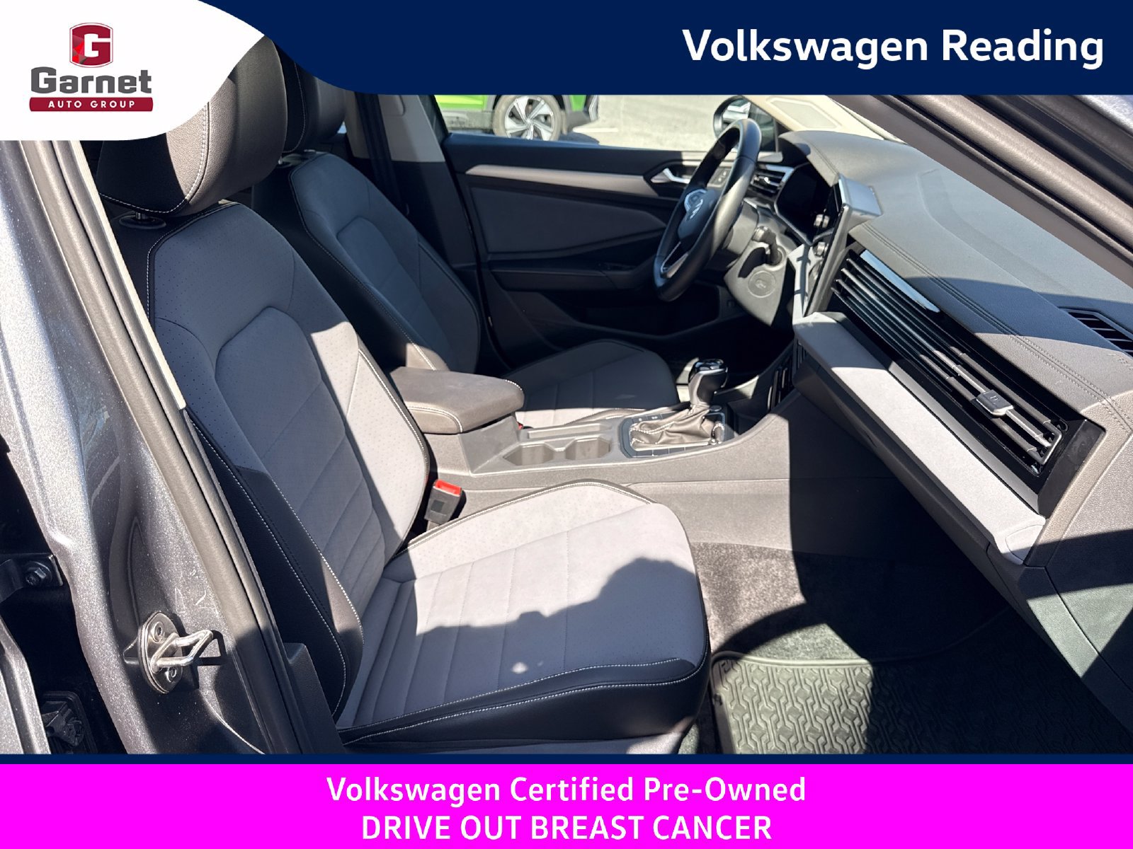 Certified 2025 Volkswagen Jetta SE FWD image 40