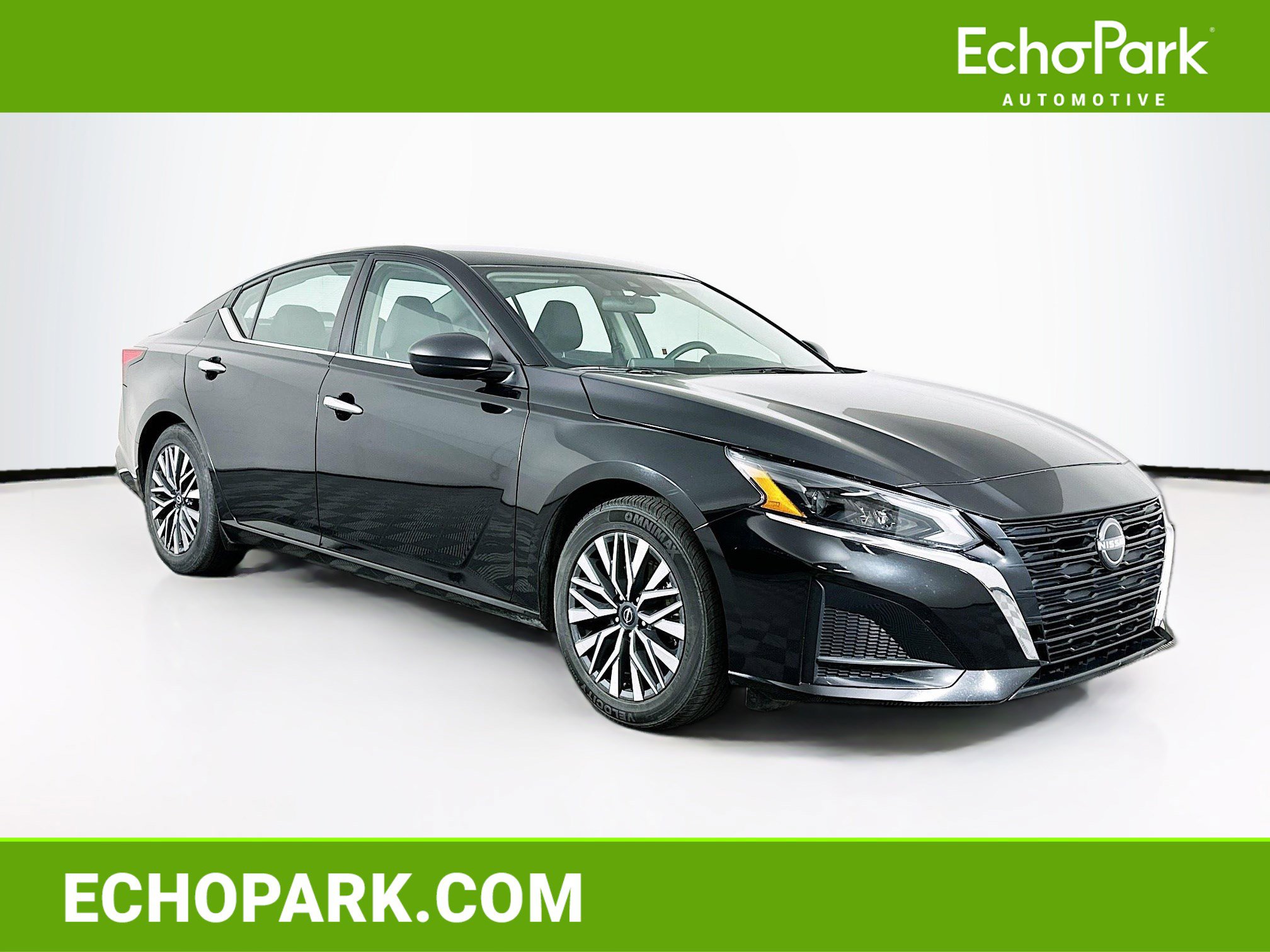 Used 2024 Nissan Altima 2.5 SV image 1