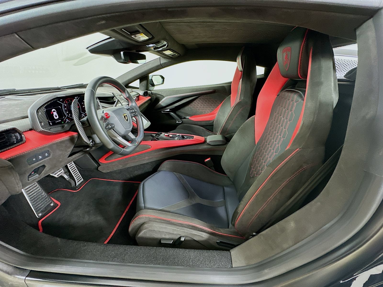 Used 2024 Lamborghini Revuelto AWD/4WD image 33