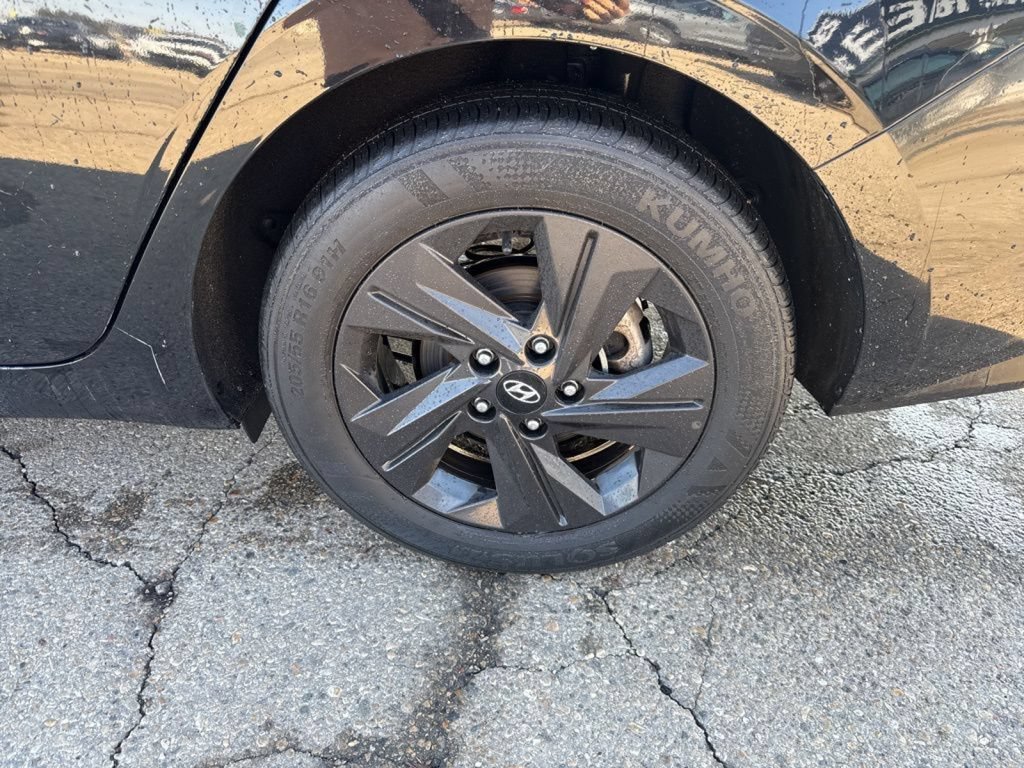 Used 2022 Hyundai Elantra SEL FWD image 16