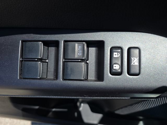 Used 2017 Toyota RAV4 AWD Hybrid image 29