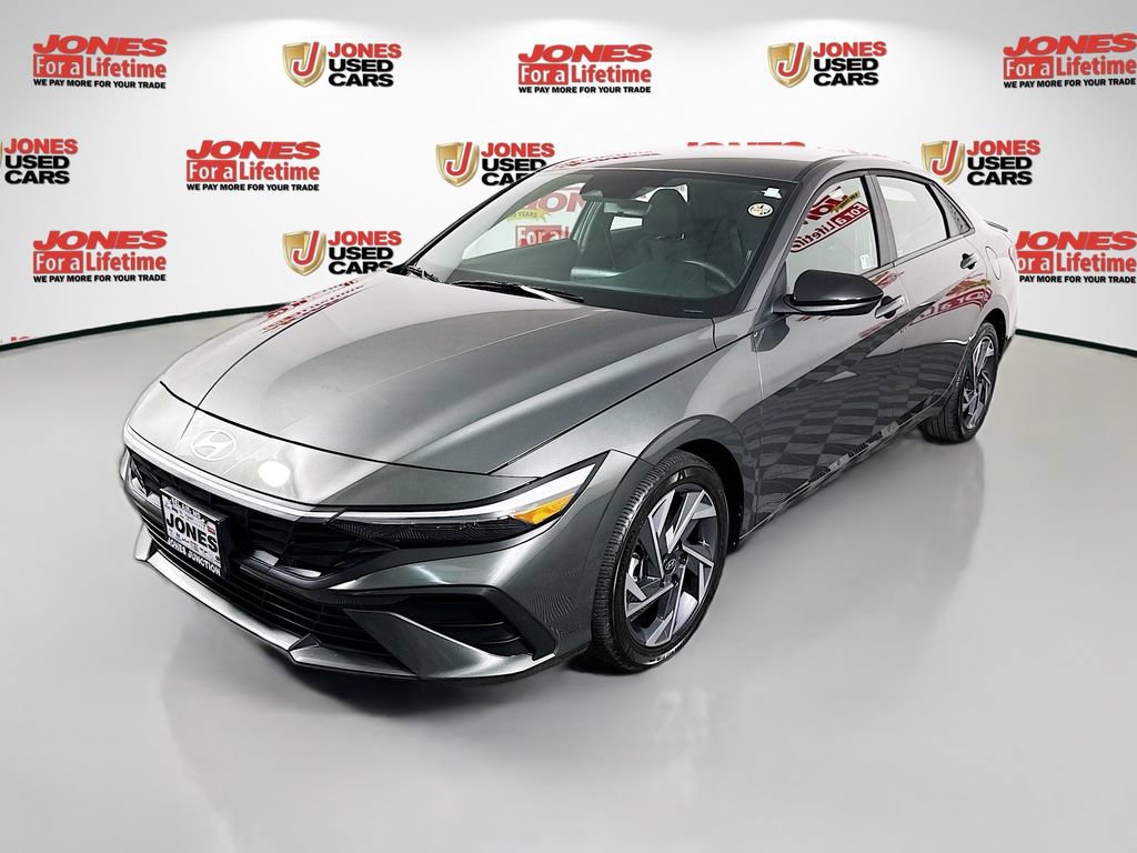 Used 2025 Hyundai Elantra Sport FWD image 12
