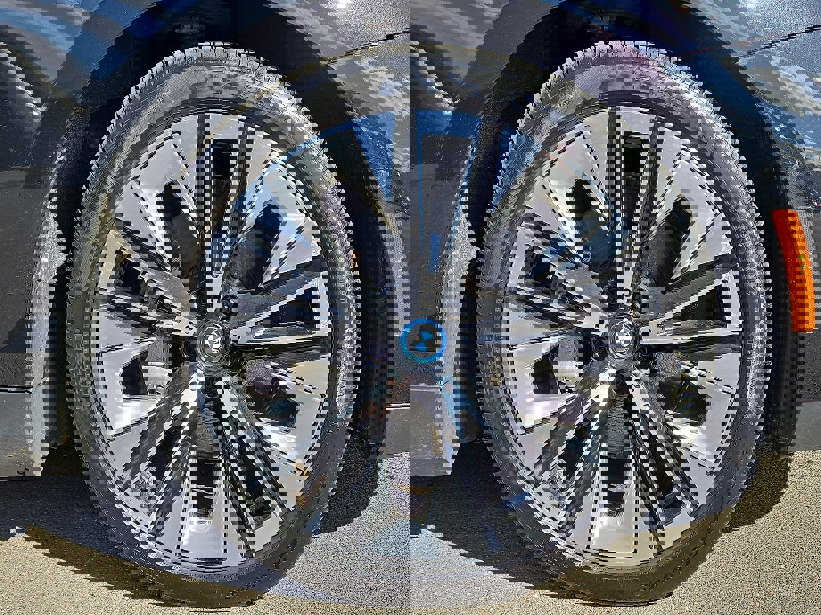 Used 2024 BMW i5 eDrive40i w/ Premium Package image 8