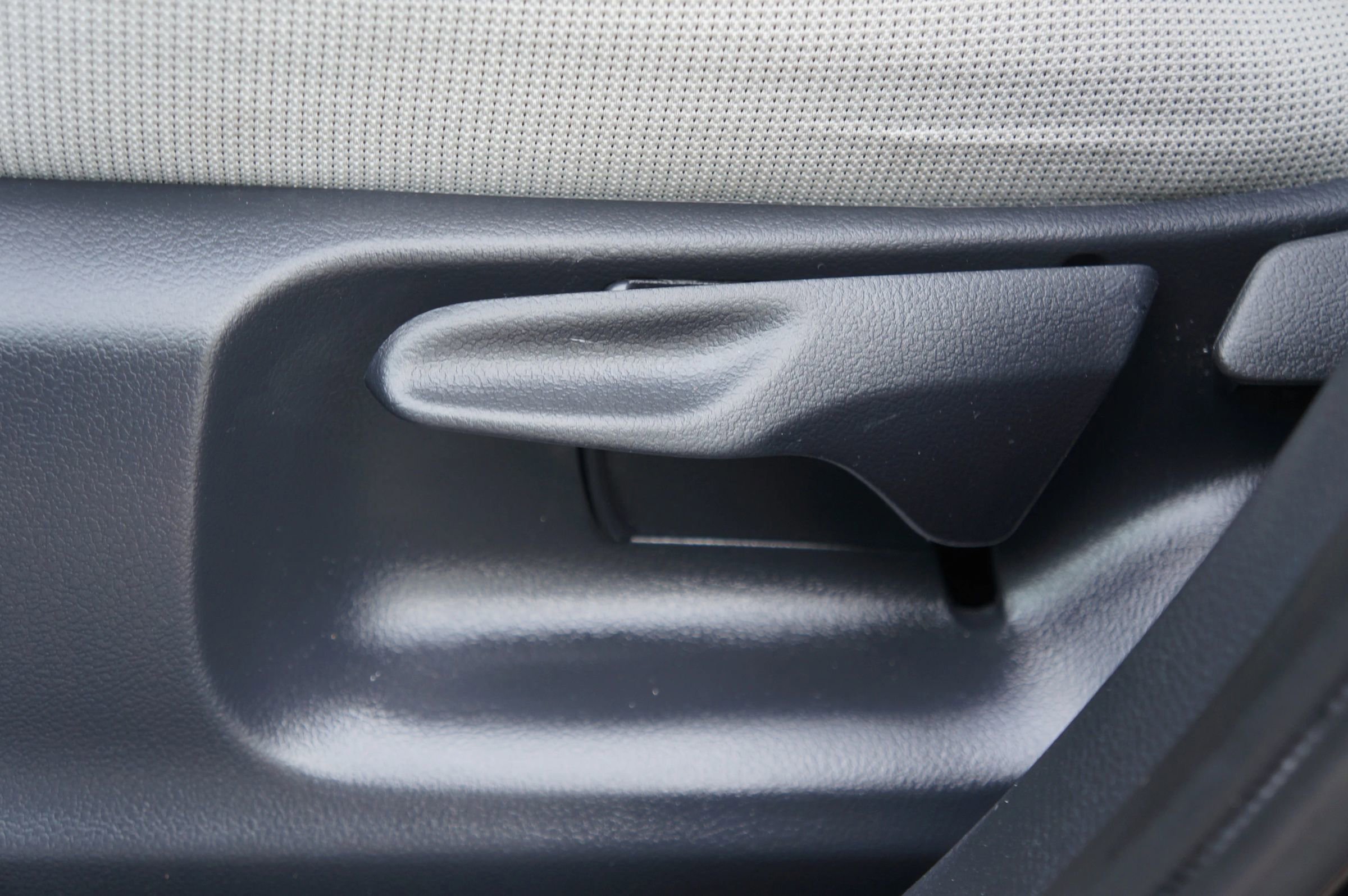 Used 2025 Toyota Corolla Cross LE image 29