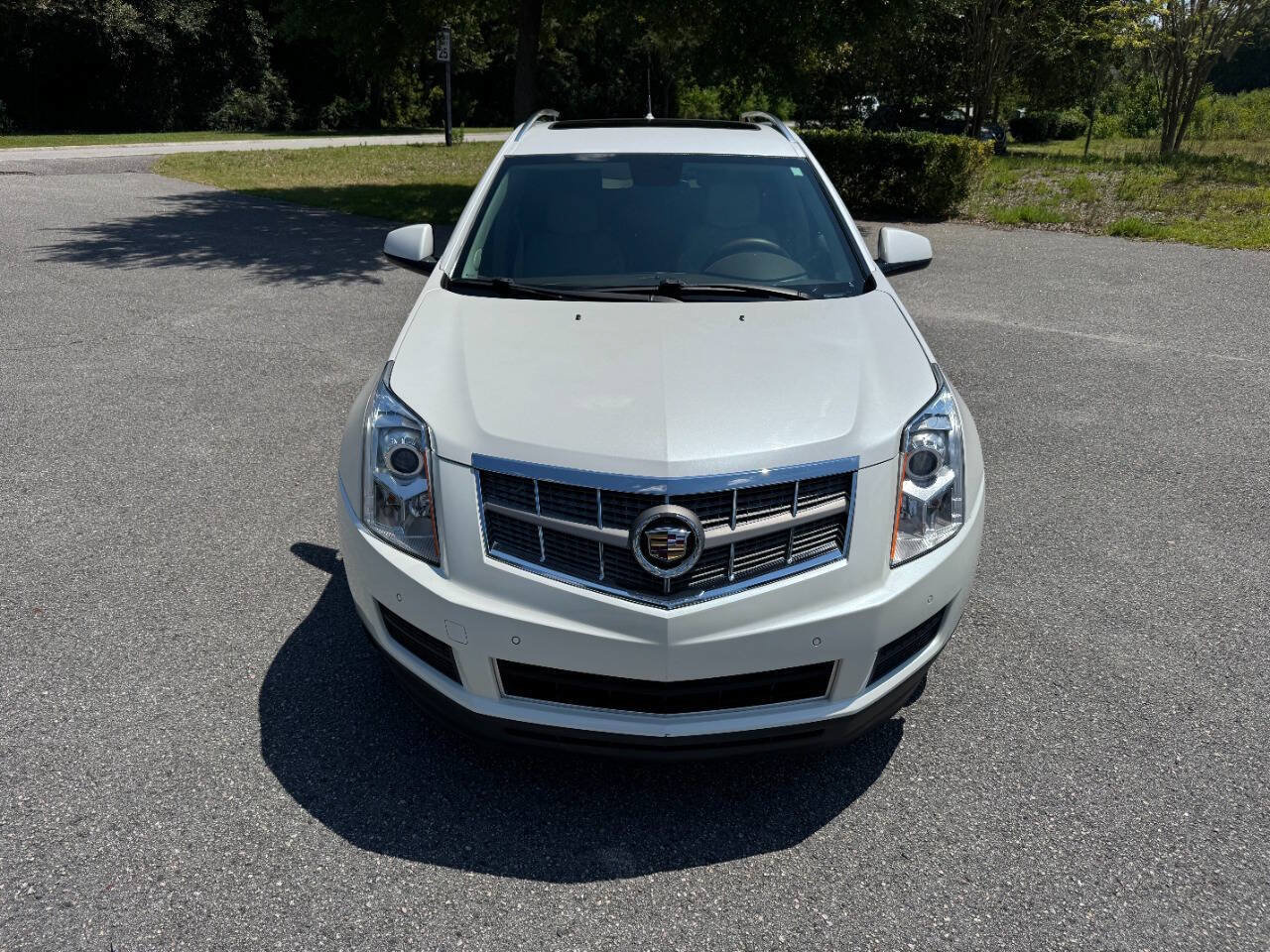 Used 2011 Cadillac SRX Luxury FWD image 2