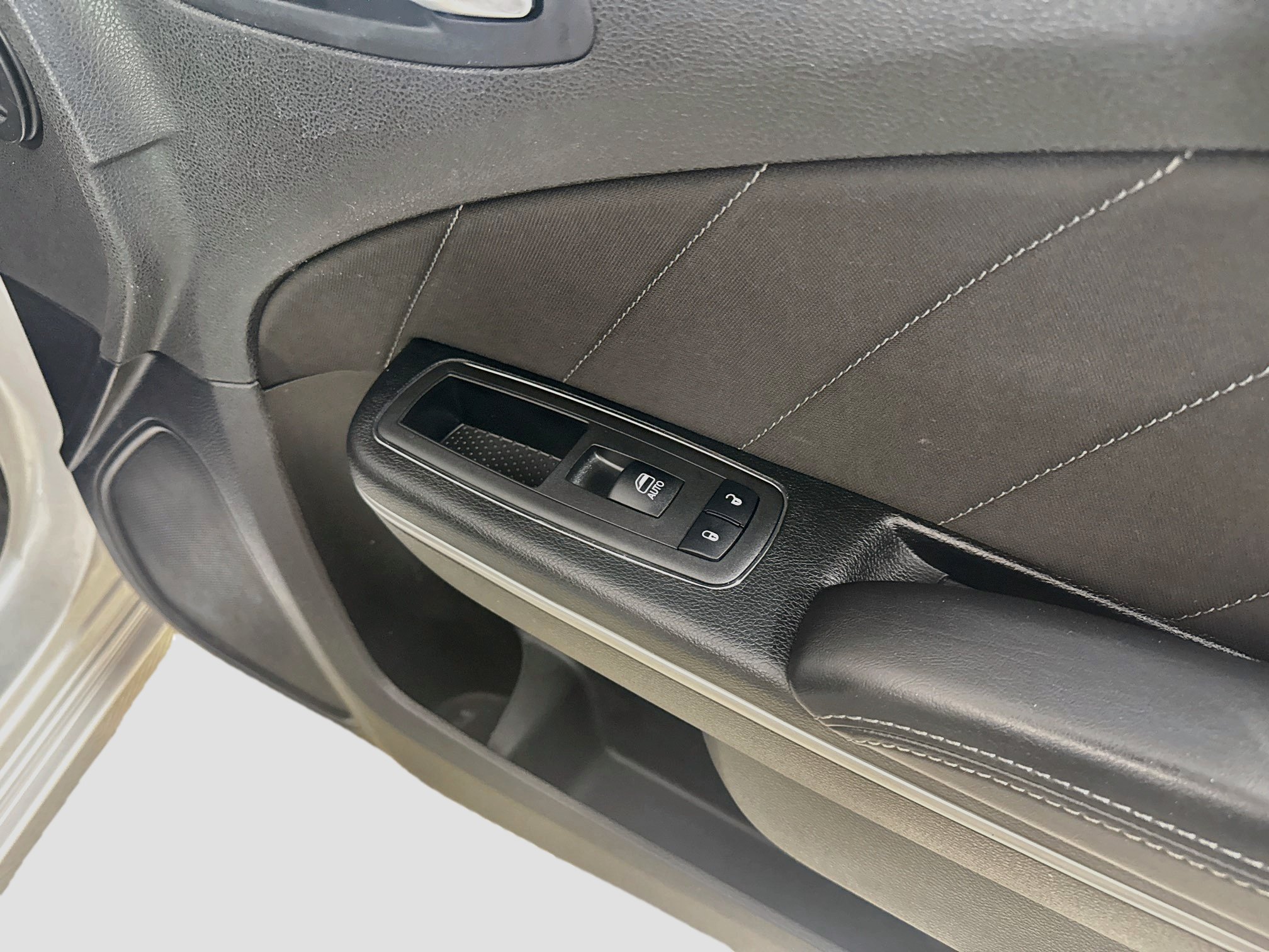 Used 2023 Dodge Charger SXT RWD image 31