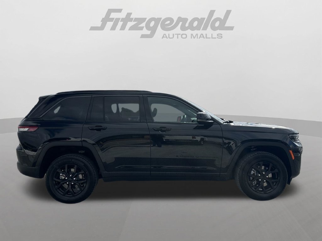 New 2026 Jeep Grand Cherokee Altitude AWD/4WD image 4