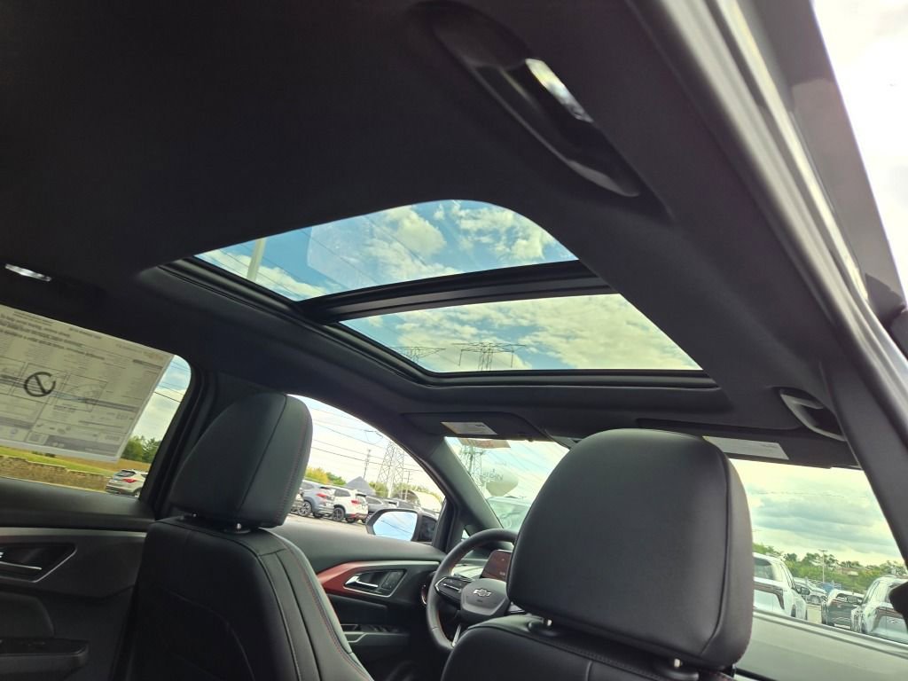 New 2025 Chevrolet Equinox EV RS w/ Convenience Package II image 9