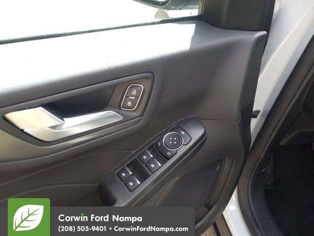 New 2025 Ford Escape SE image 12