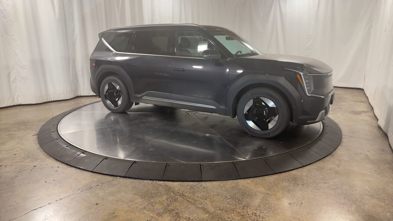 New 2026 Kia EV9 Wind AWD/4WD image 3