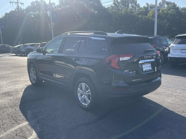 Used 2024 GMC Terrain SLE w/ Driver Convenience Package FWD image 6