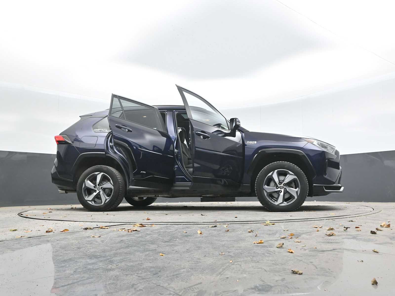 Used 2021 Toyota RAV4 SE w/ Weather & Moonroof Package image 49