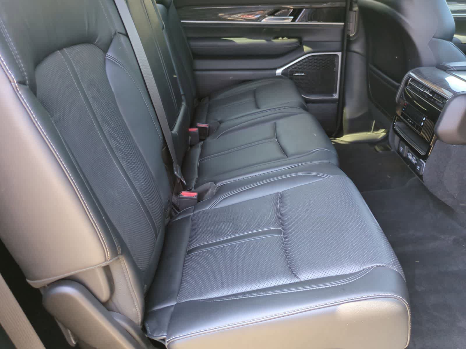 Used 2022 Jeep Wagoneer Series II AWD/4WD image 20