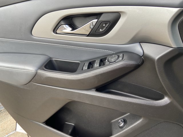 Used 2021 Chevrolet Traverse LT FWD image 46