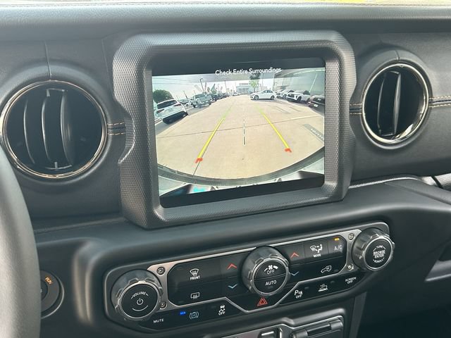Used 2023 Jeep Wrangler Unlimited Sahara AWD/4WD image 28