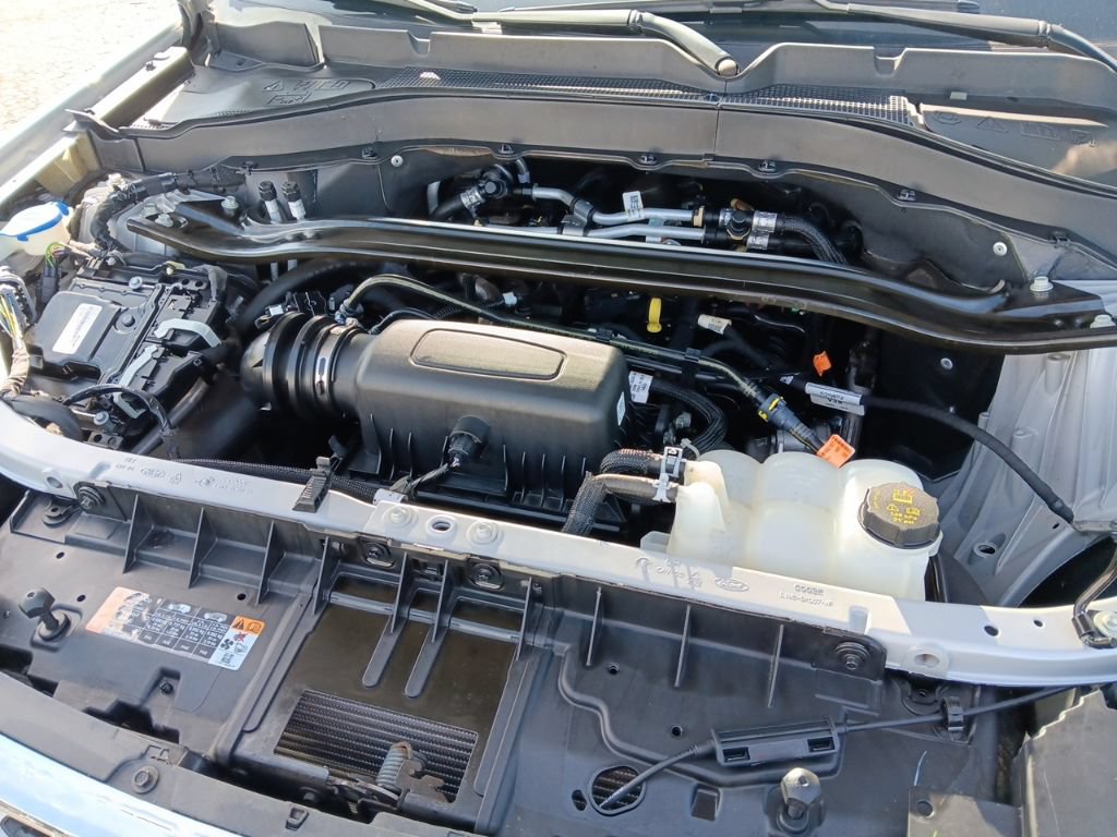 Used 2023 Ford Explorer Limited AWD/4WD image 12