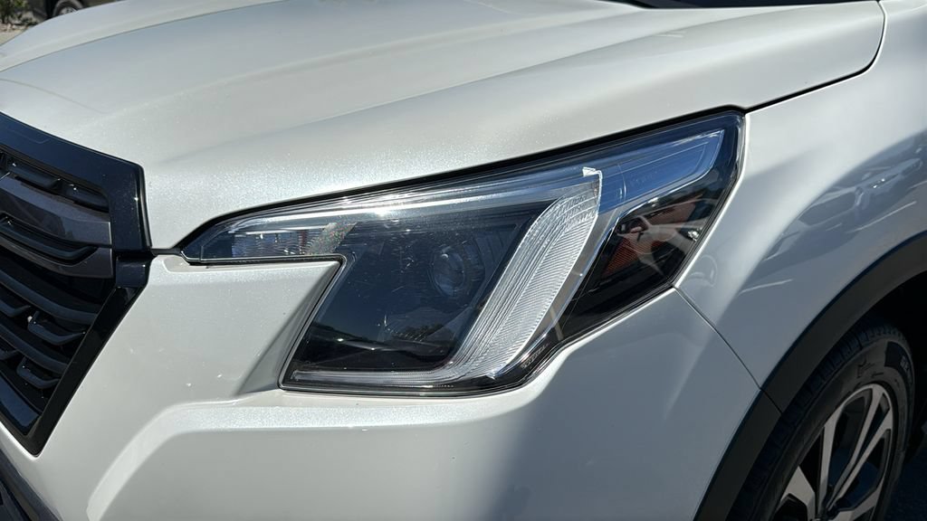 Certified 2023 Subaru Forester Limited AWD/4WD image 9