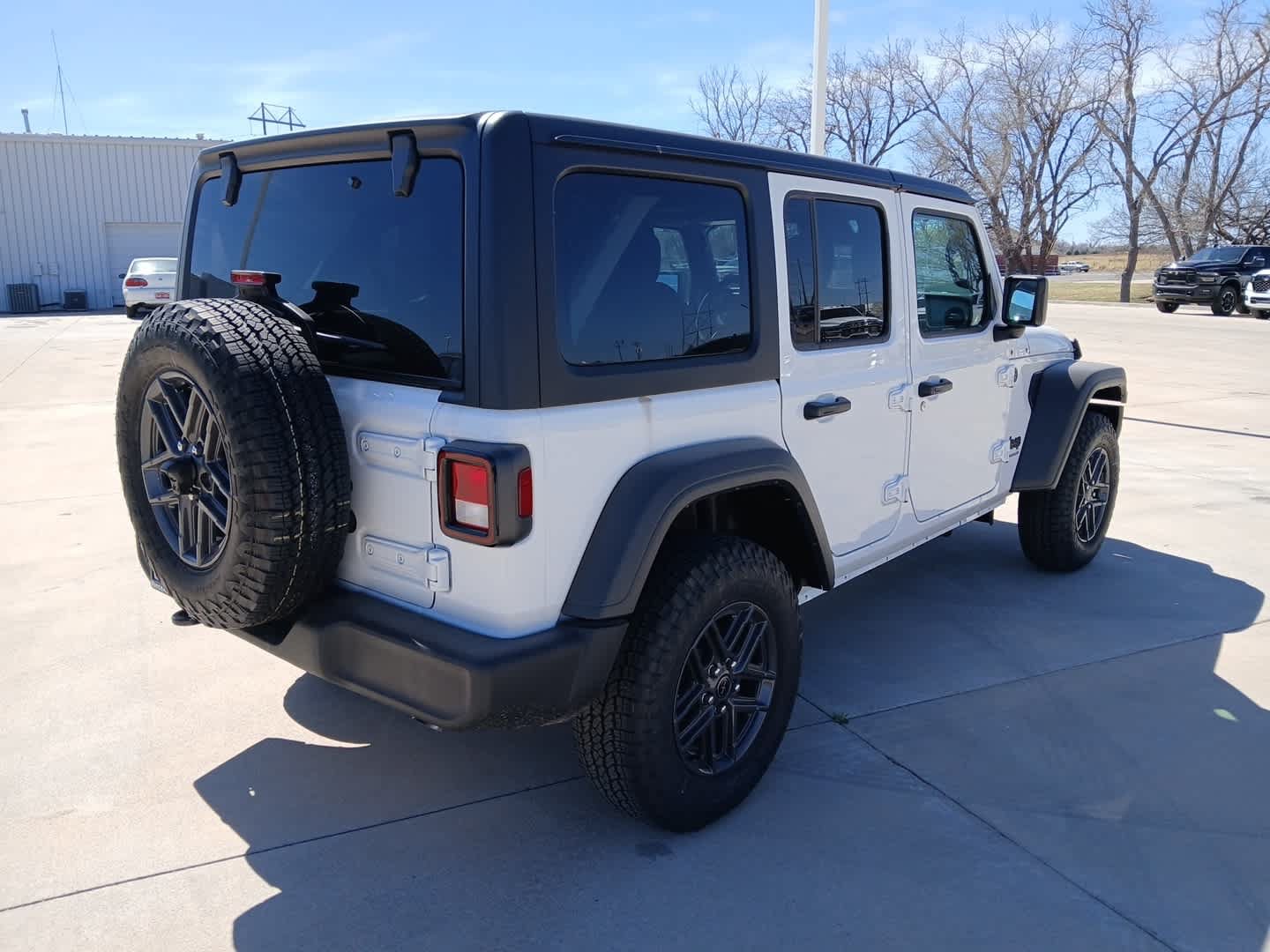 Used 2025 Jeep Wrangler Unlimited Sport AWD/4WD image 10