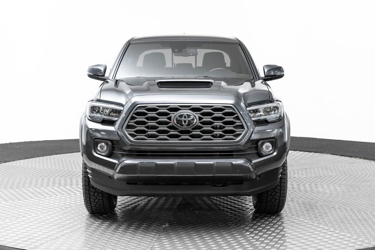 Used 2021 Toyota Tacoma TRD Sport w/ Technology Package image 3