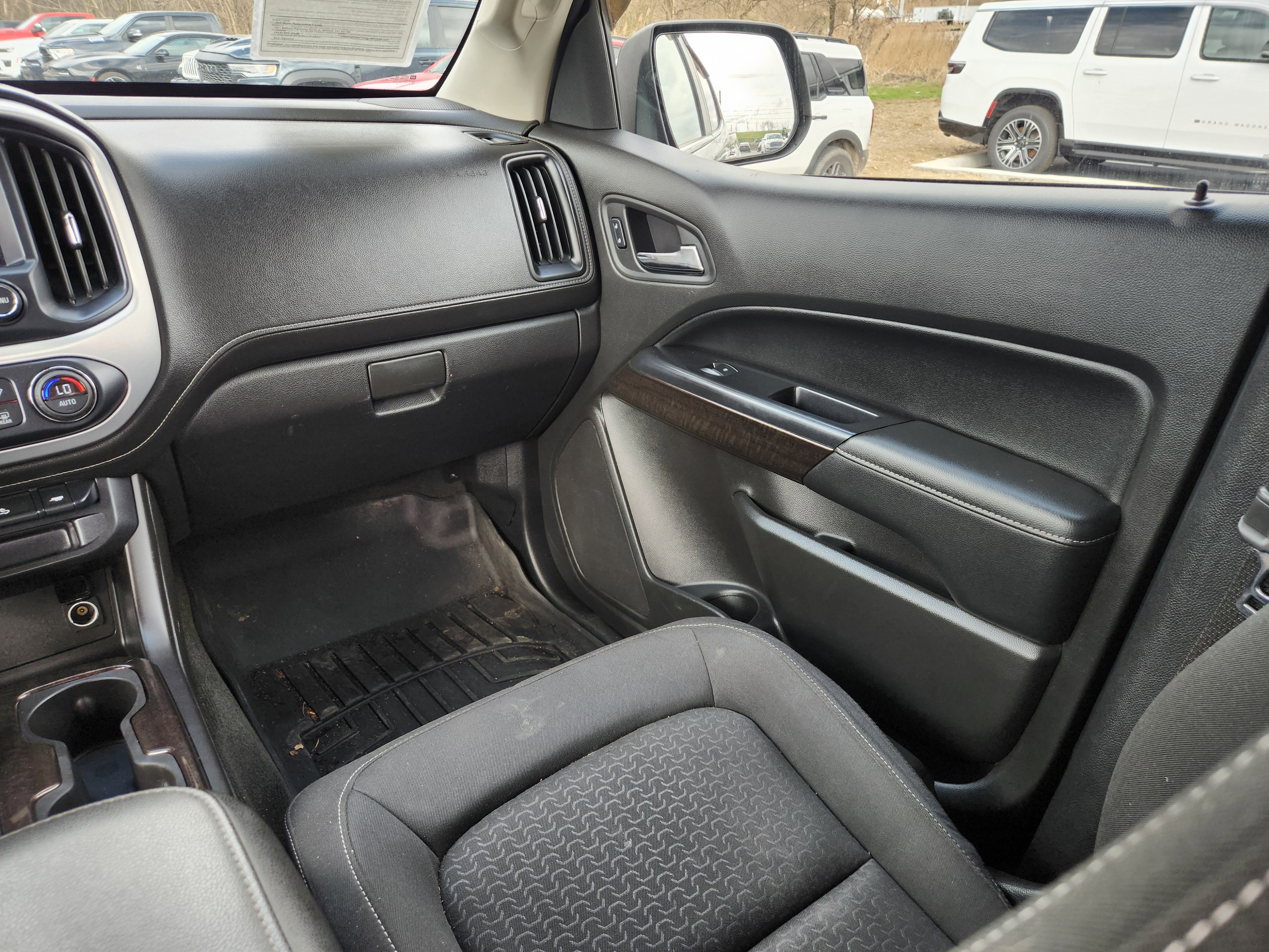 Used 2015 GMC Canyon SLE w/ SLE Convenience Package image 23