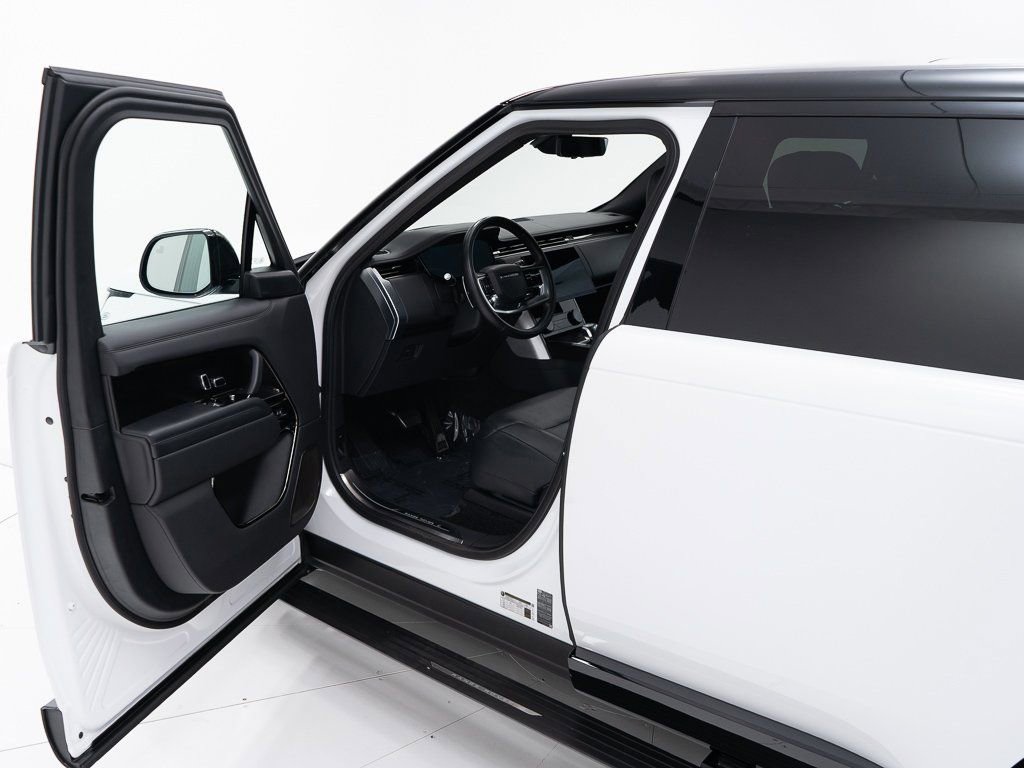 Used 2023 Land Rover Range Rover SV AWD/4WD image 9