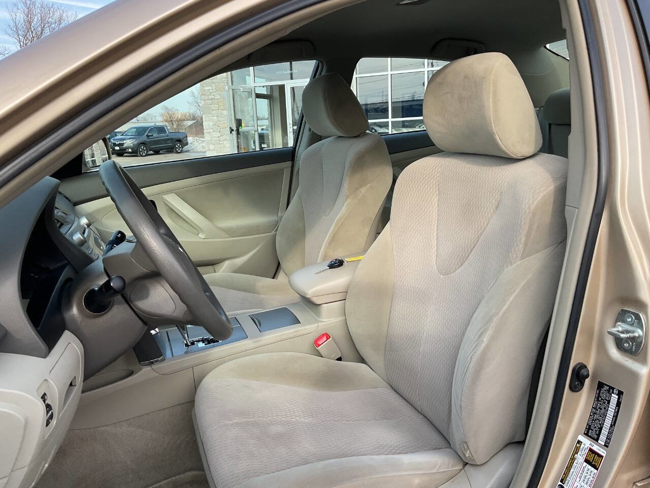 Used 2010 Toyota Camry LE image 13