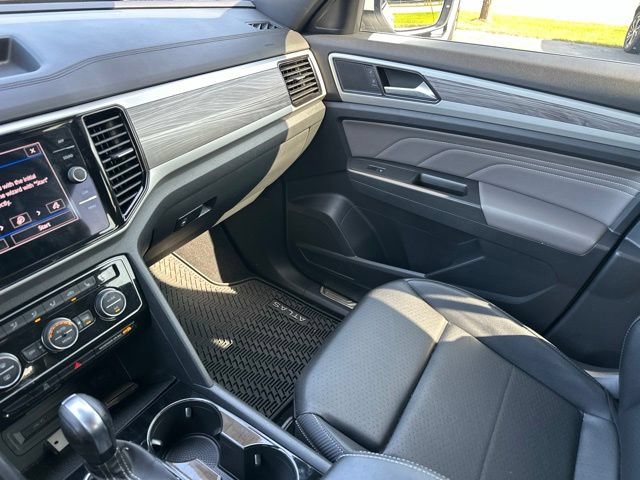 Used 2023 Volkswagen Atlas Cross Sport SE FWD image 28