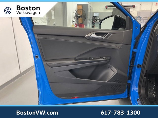 Used 2025 Volkswagen Taos SE image 22
