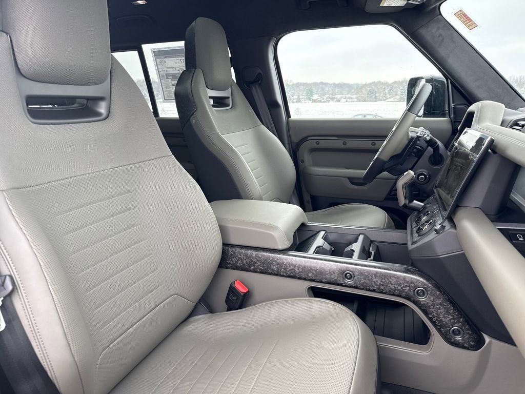 New 2026 Land Rover Defender 110 OCTA image 15
