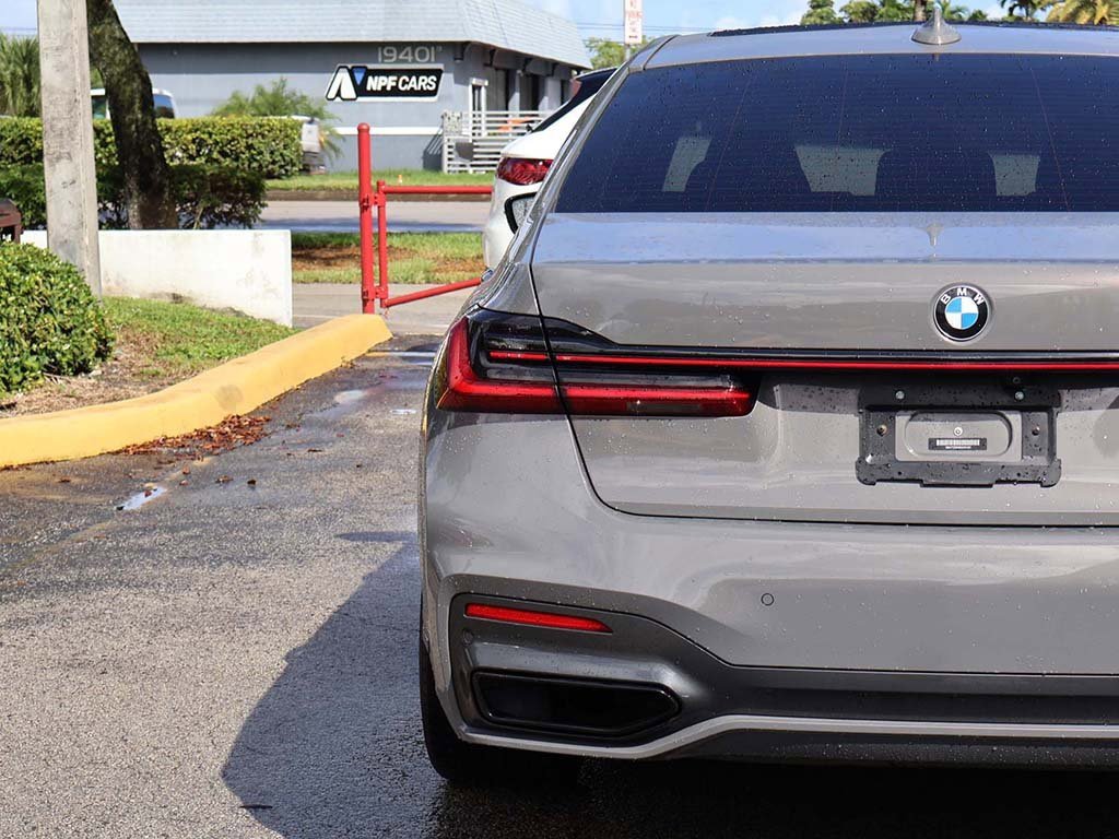 Used 2022 BMW 740i w/ M Sport Package image 16