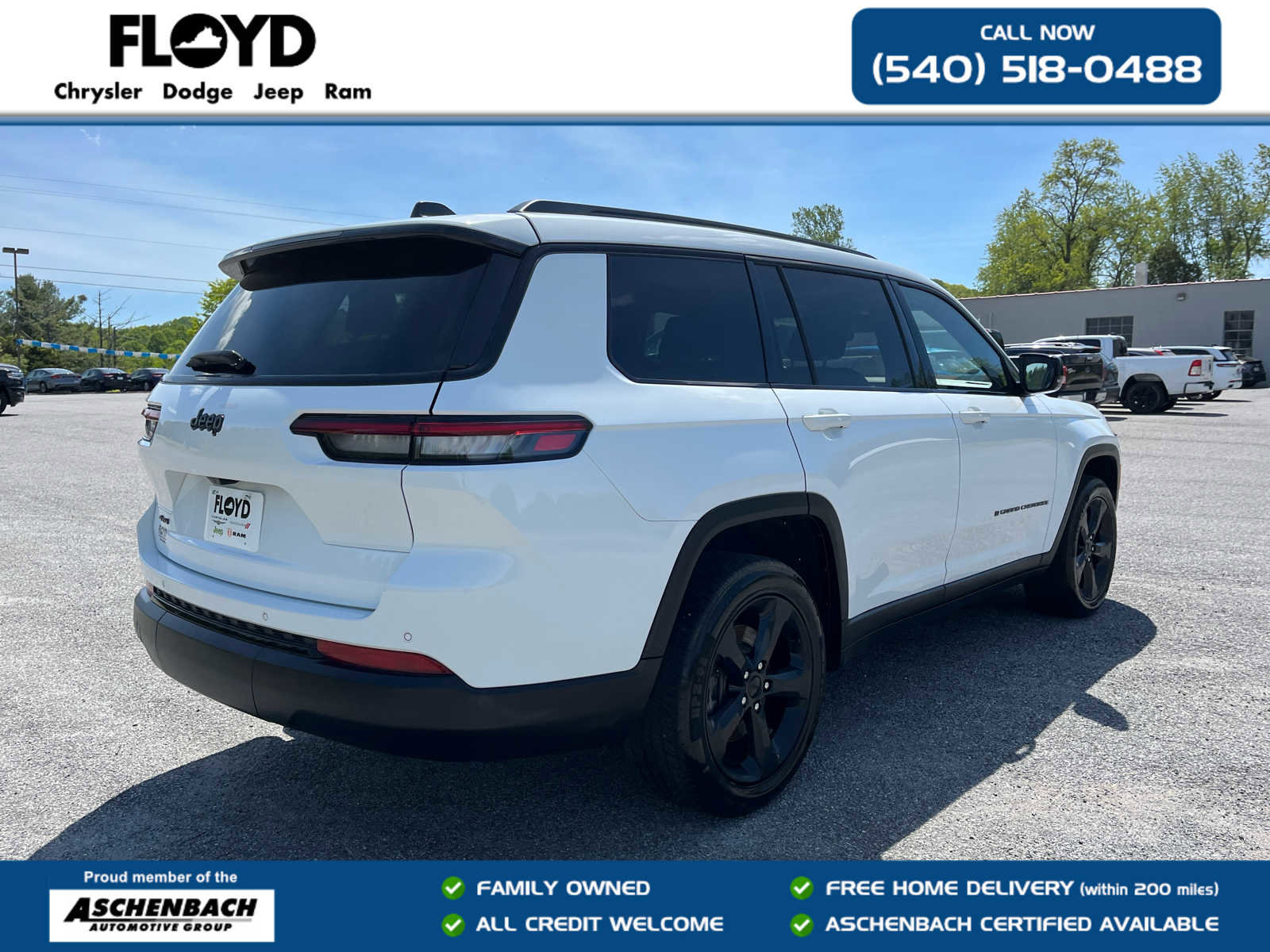 Used 2023 Jeep Grand Cherokee L Laredo AWD/4WD image 3