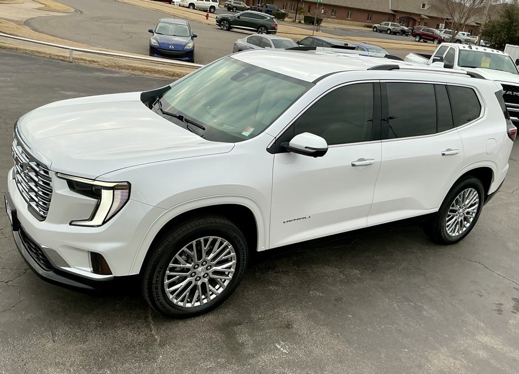 Used 2024 GMC Acadia Denali image 5